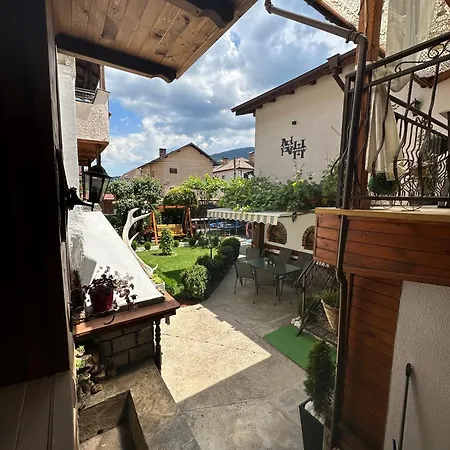 ゲストハウス Niki House