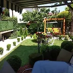 Niki House
