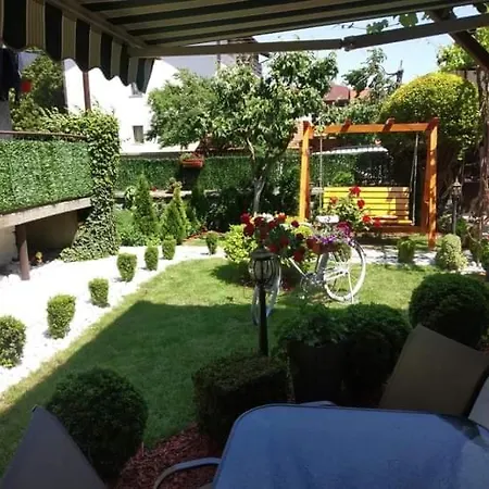 Niki House