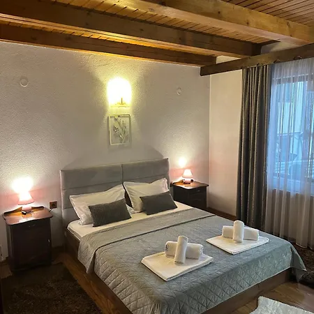 Niki House Гостьовий будинок