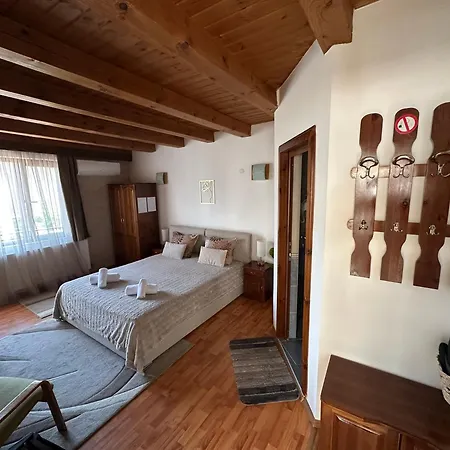 Niki House Casa de hóspedes 3*