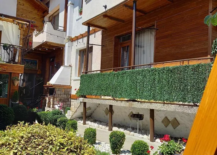 Niki House Guest house